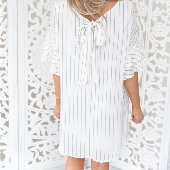 ✨ HP✨Sam Stripe Bow Dress✨ - Picture 3 of 5